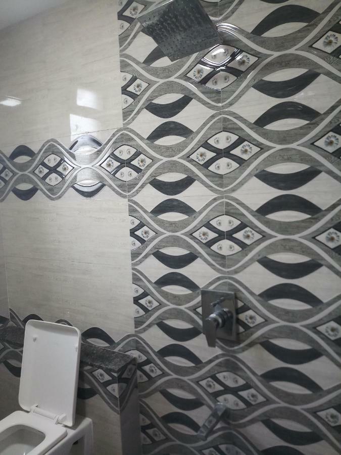 Hotel Shahi Darbar Navsari Екстериор снимка