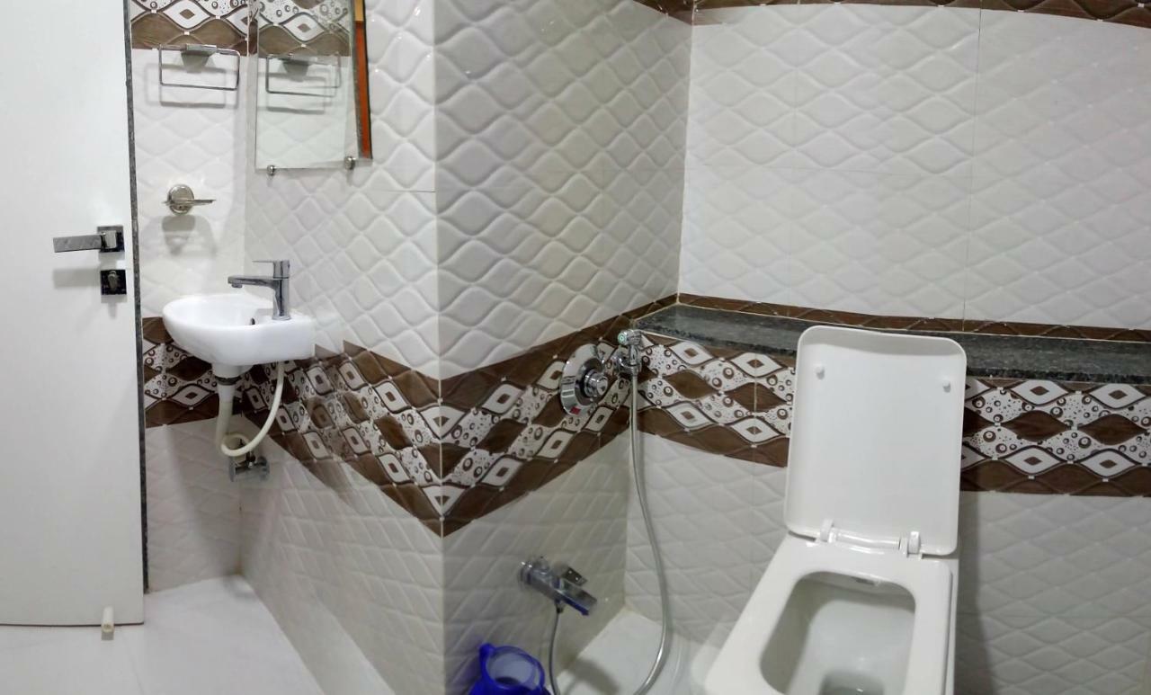 Hotel Shahi Darbar Navsari Екстериор снимка